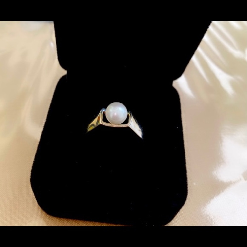 Sterling Silver Fresh Water Pearl Ring